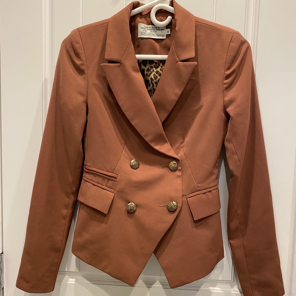 Blazer - Picture 2 of 4